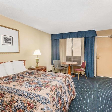Knights Inn Overland Park Mission Exteriér fotografie